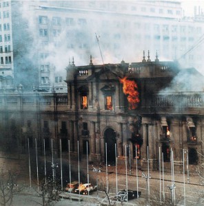 Bombardeo a la Casa de la Moneda en Chile.